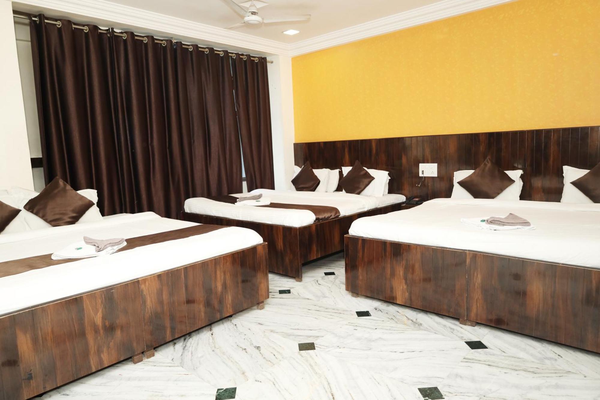 Hotel Sachidanand Ширди Экстерьер фото