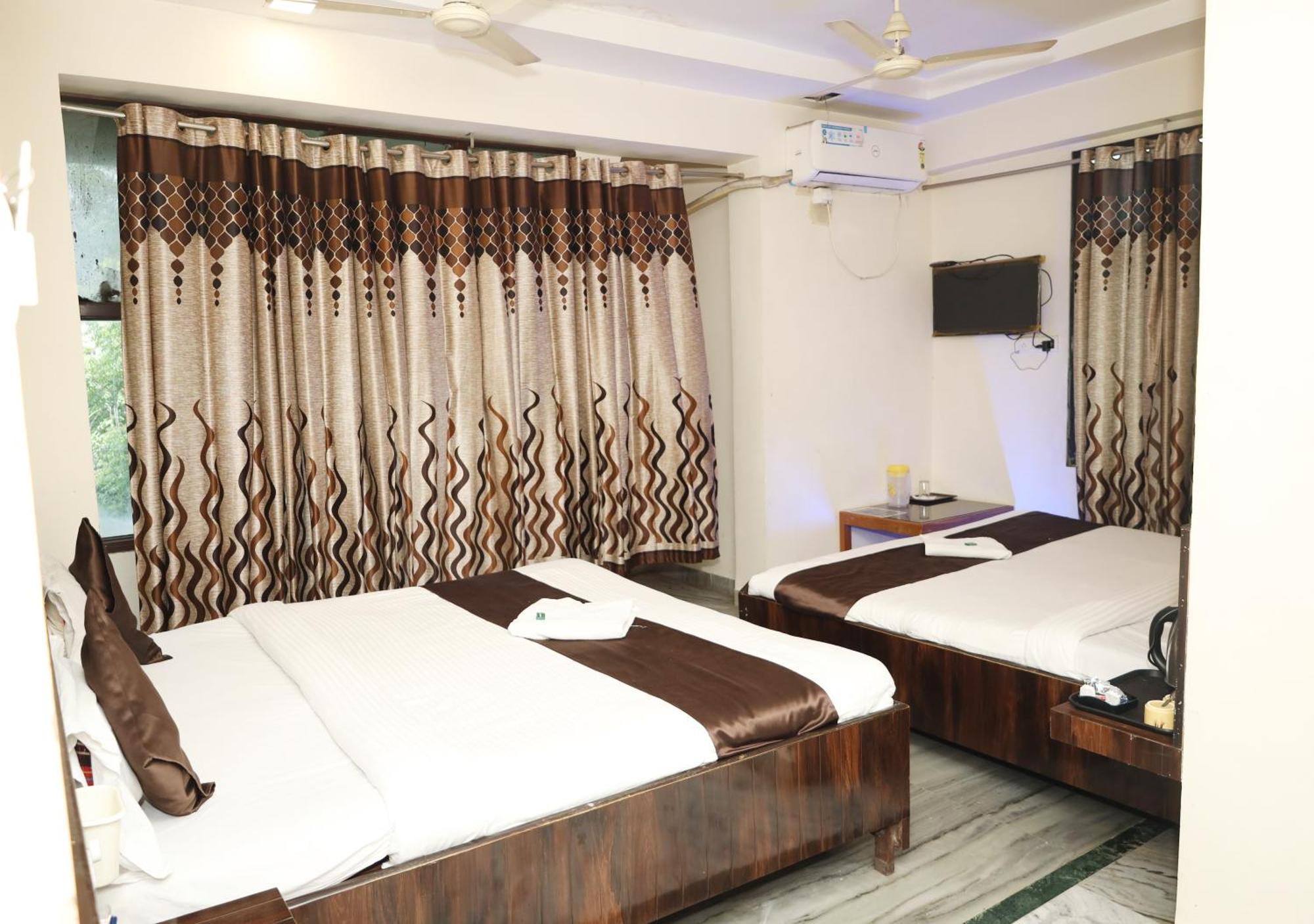 Hotel Sachidanand Ширди Экстерьер фото