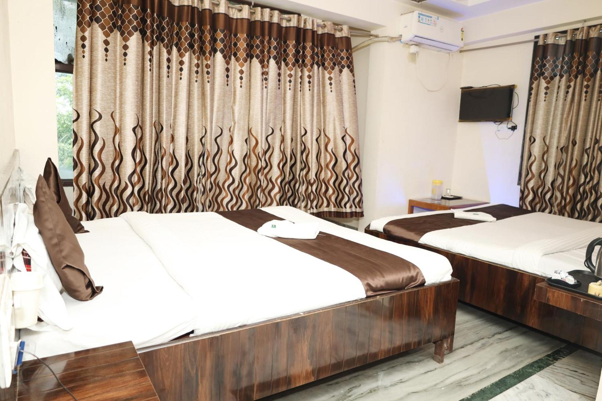 Hotel Sachidanand Ширди Экстерьер фото